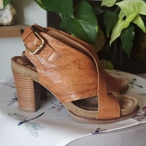 Sofft Cambria Crisscross Stacked Heel